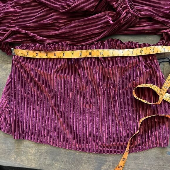 Forever 21 knit top off shoulders Velvet wine Sz-Small - Picture 7 of 10